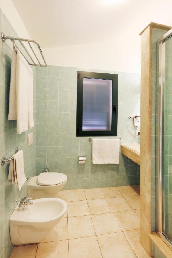 Hotel Baia Aranzos Pittulongu Buitenkant foto